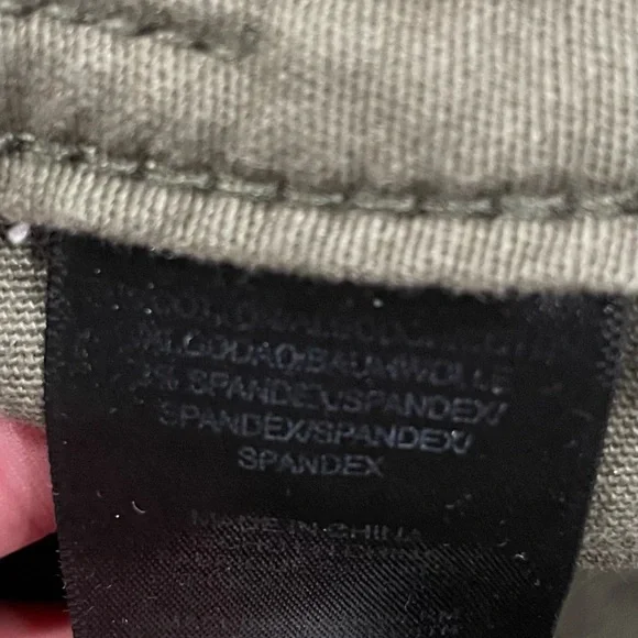 Jones New York Olive Cropped Chino’s - Picture 8 of 8